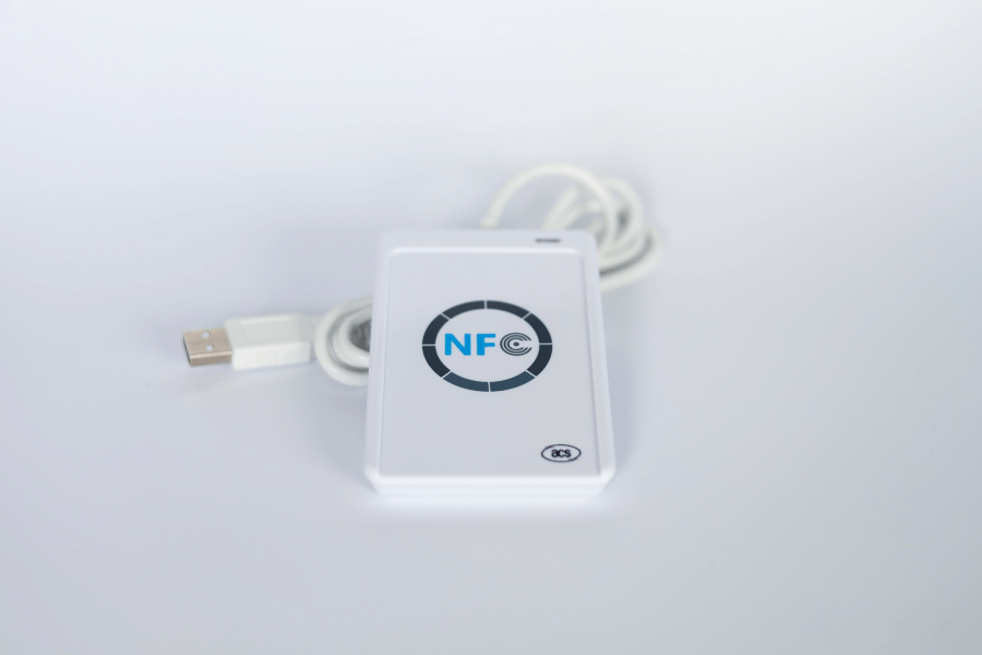 Cititor NFC